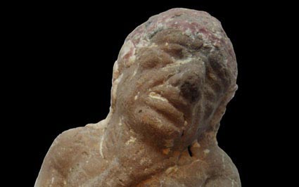 Terracotta figurine, Brussels, Musées Royaux d'Art et d'Histoire, A1502. Photograph © Alexandre G. Mitchell: click on the picture for a larger view Photograph © Alexandre G. Mitchell.